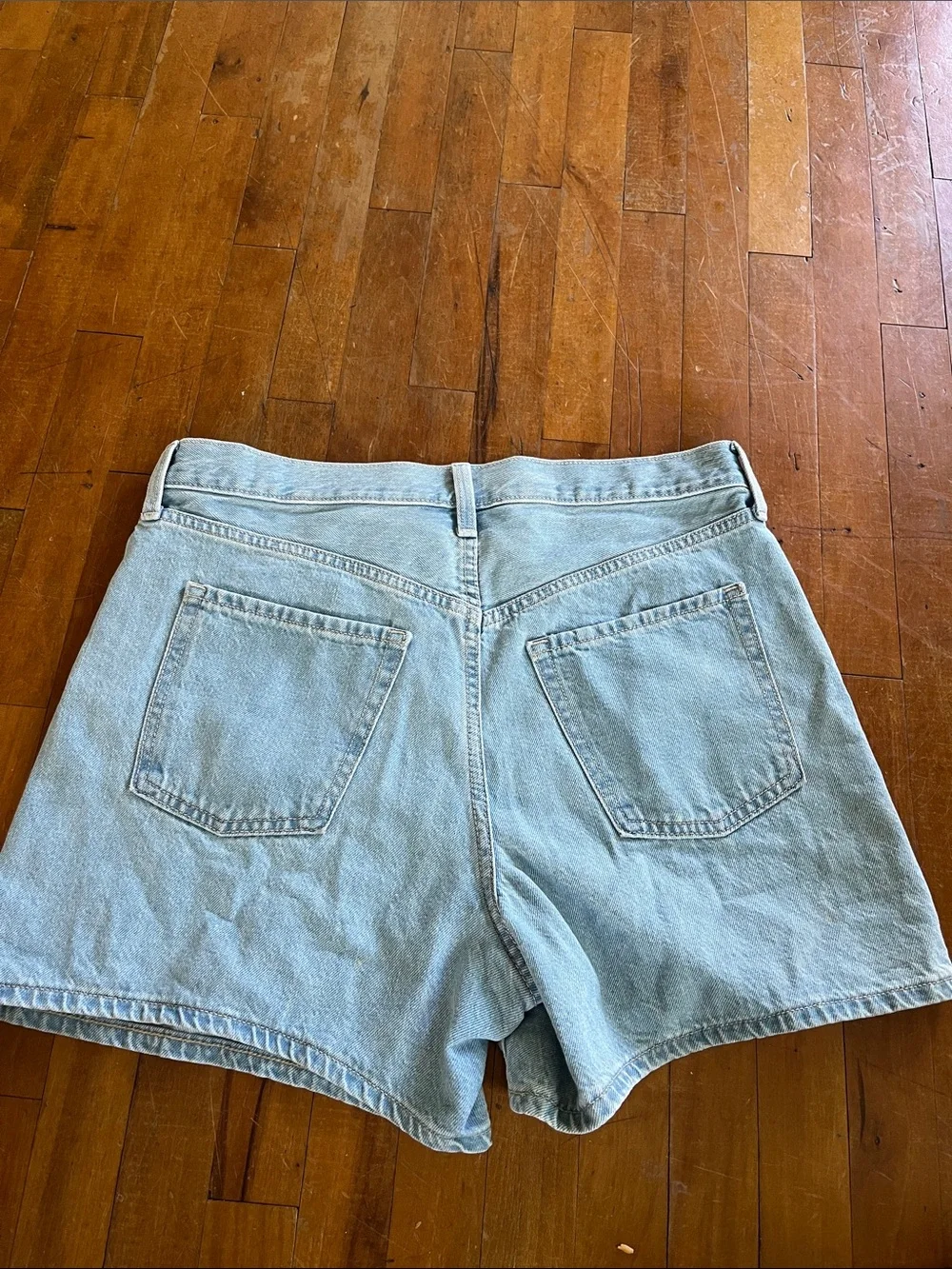 Old Navy Light Wash Denim High-Rise WOW BAGGY Shorts